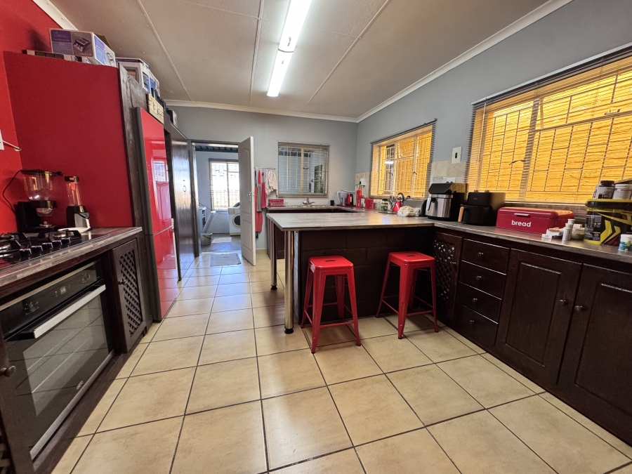 8 Bedroom Property for Sale in Meiringspark North West